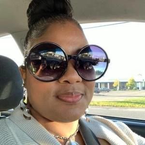 Meet your Posher, Yvette